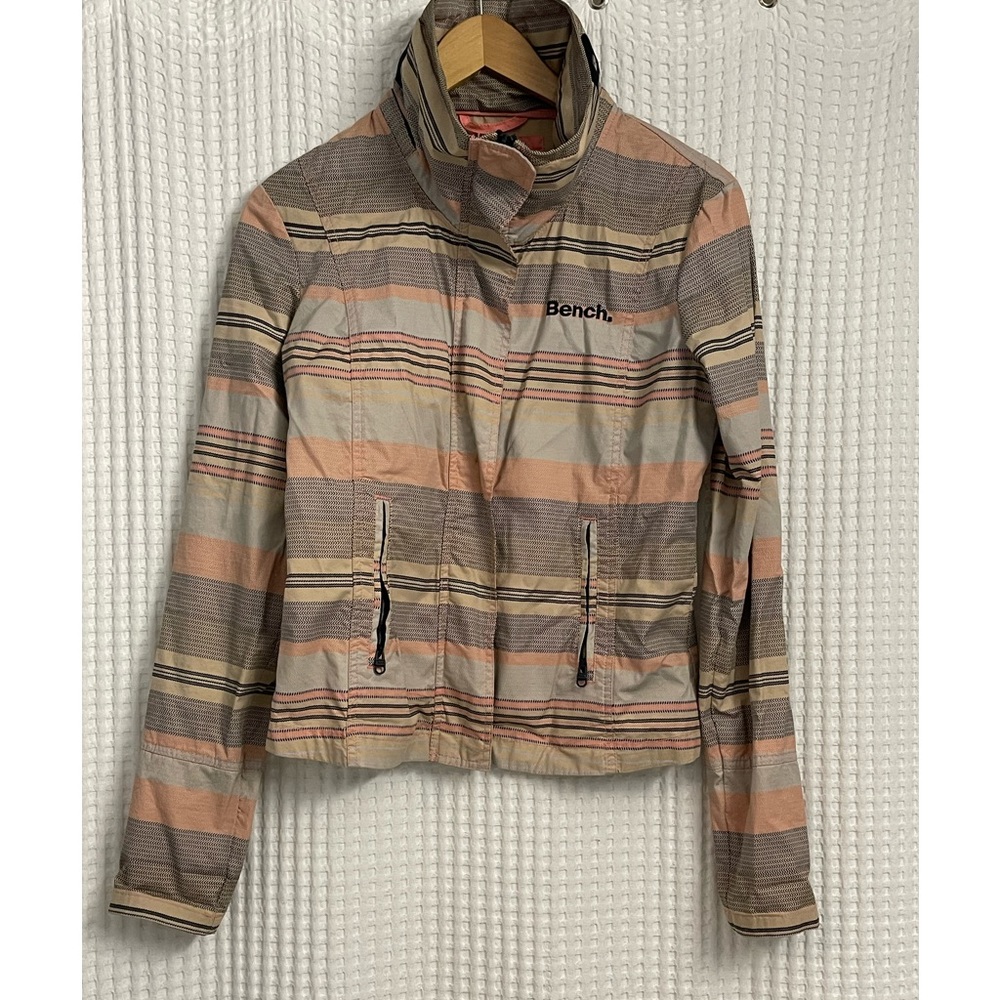 BENCH JACKET | Roll up Hood! - Picture 2 of 6